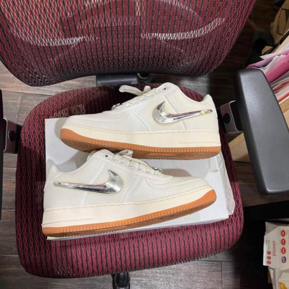 Nikes Air Force One Travis Scott